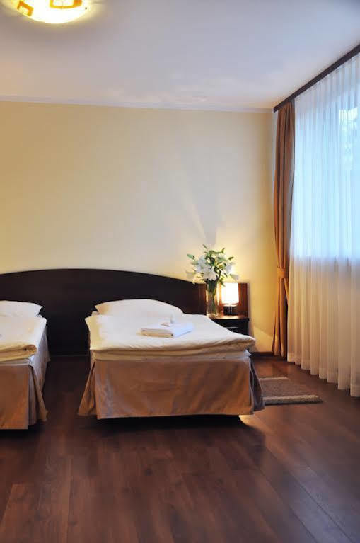 Hotel Pojezierze Szczecinek Extérieur photo